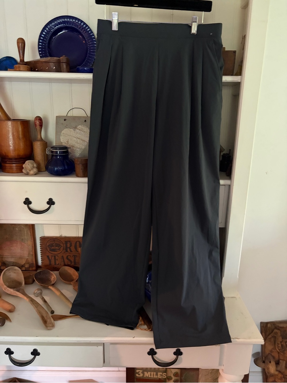 Uniqlo Women’s Wide Leg Dark Gray Pants